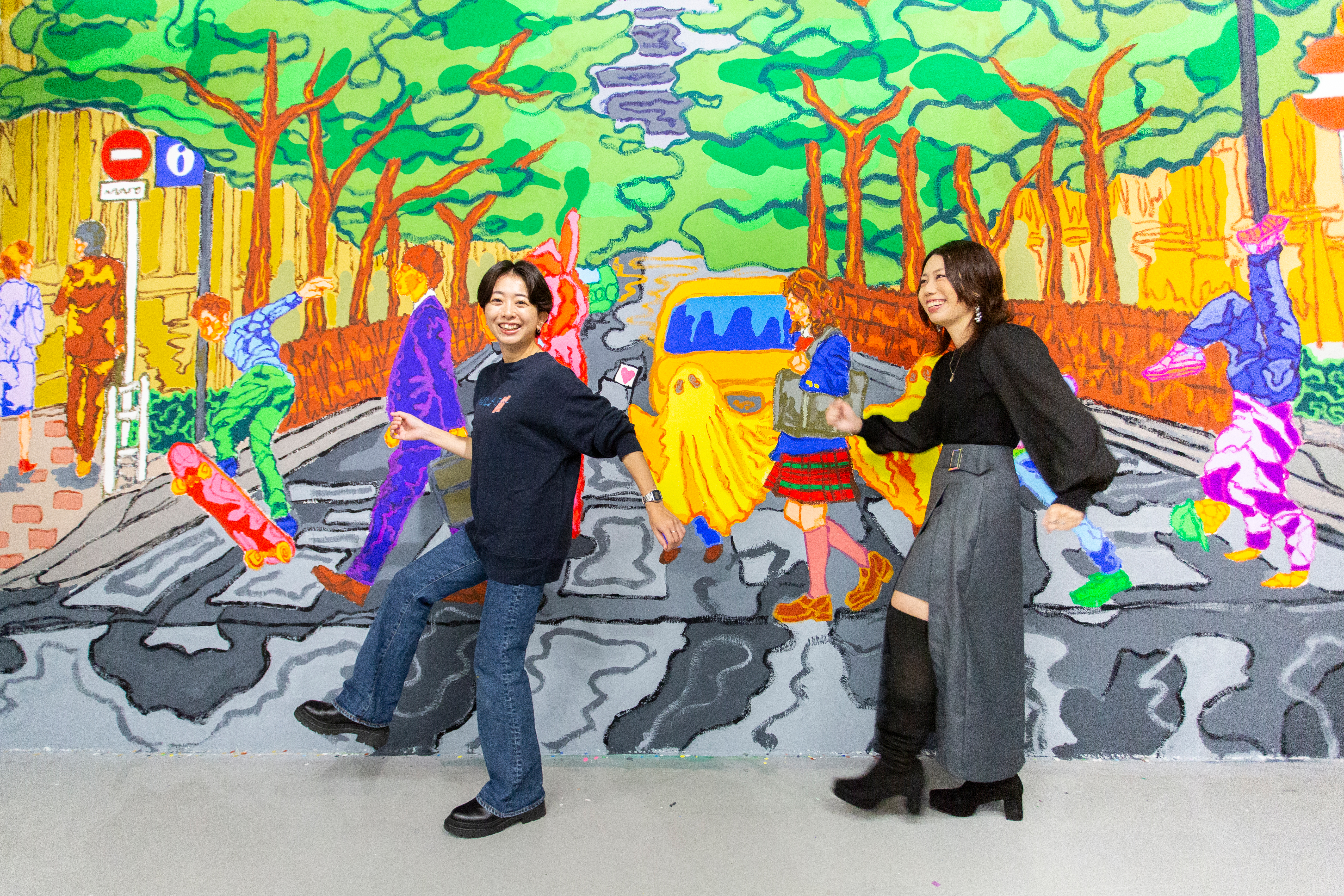 日本橋の街を彩る壁画制作の秘話！対照的なふたりのアーティストが