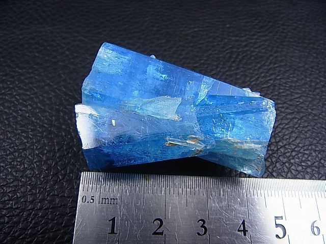 ベトナム・タインホア産アクアマリン原石 166.0カラット