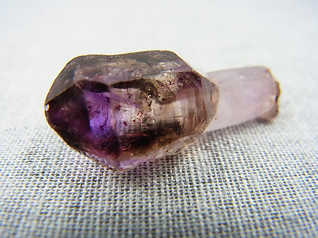 ジンバブエ産シャンガーンアメジスト原石（エレスチャル/セプター