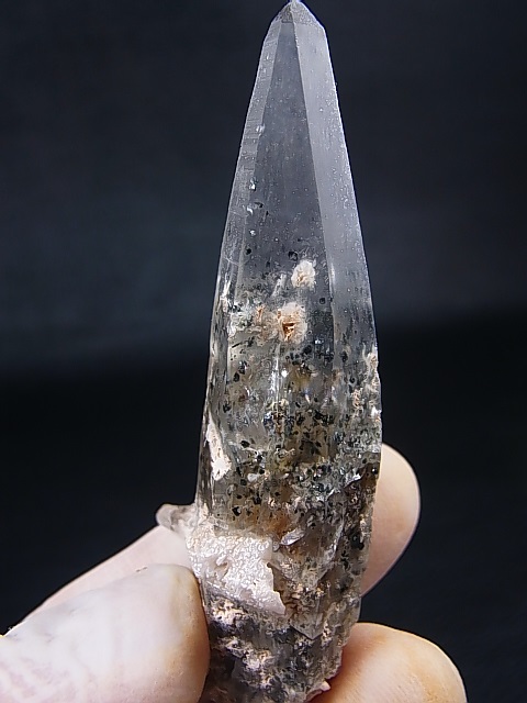 ガネーシュヒマール・リー産クローライト入り水晶ポイント（バイオ