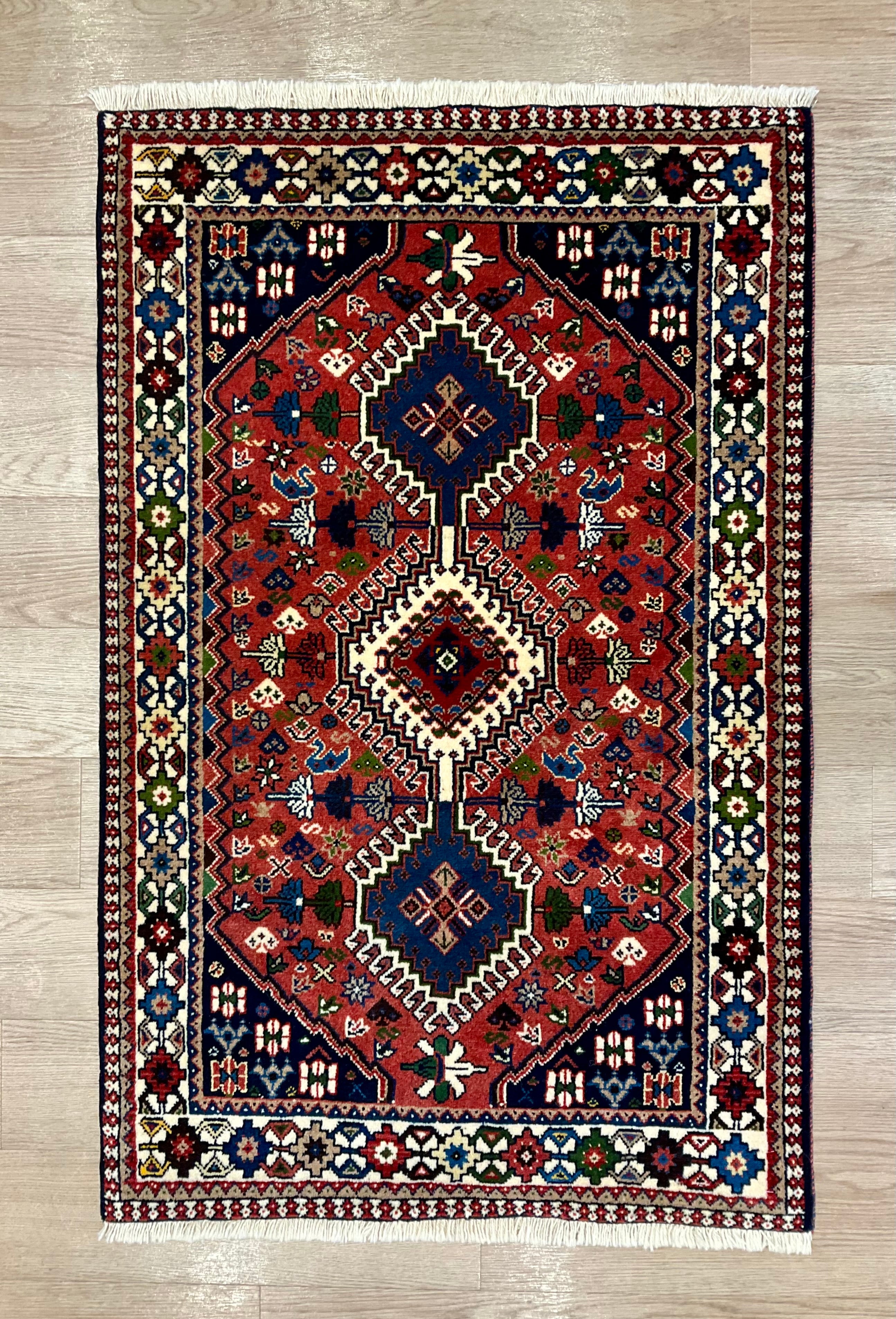 ヤラメ 130cm x 83cm PS4537 – ペルシャ絨毯専門店 ペルシャンパトリス