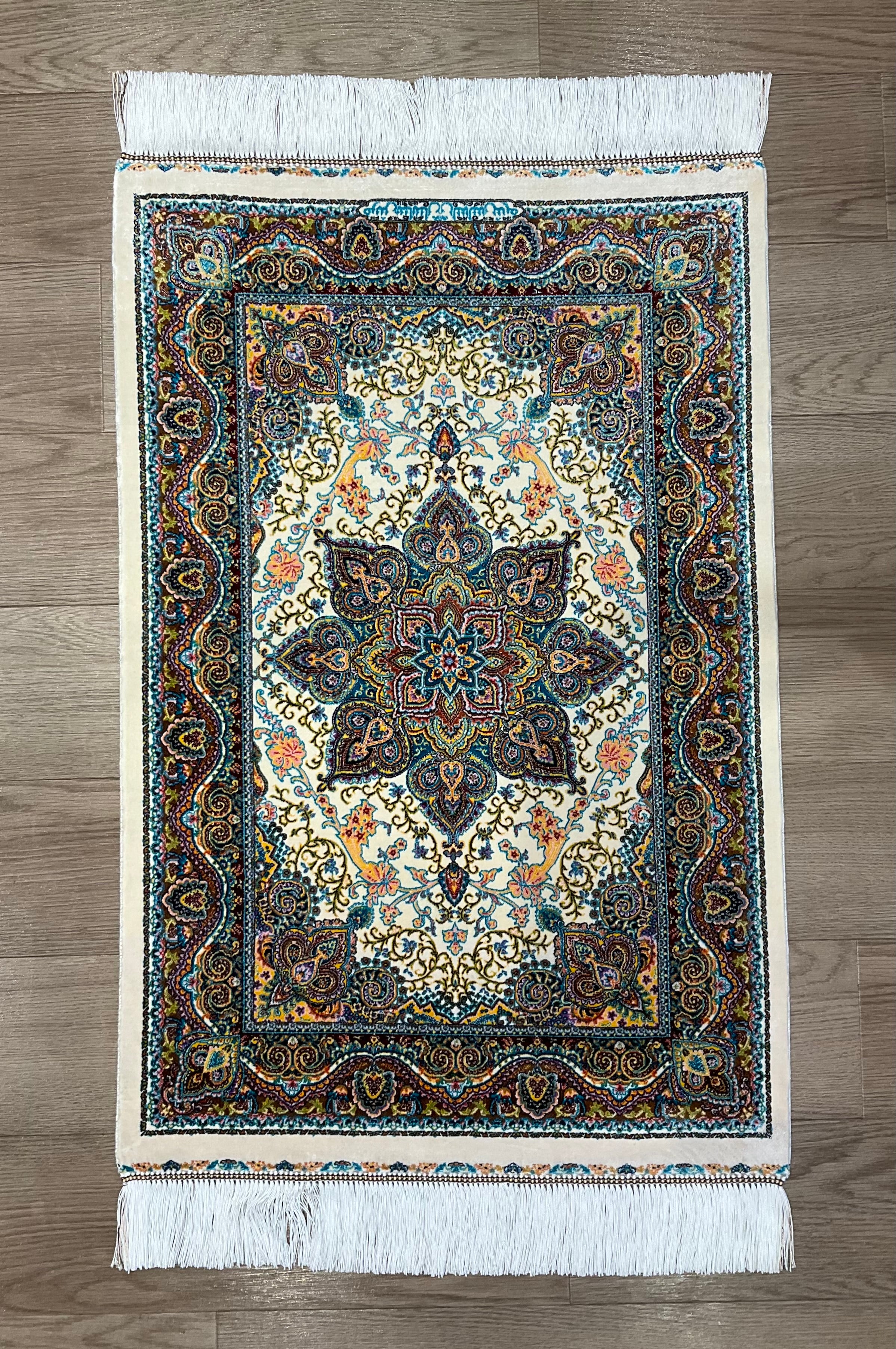 ペルシャンシルク（機械織） – ペルシャ絨毯専門店 ペルシャンパトリス