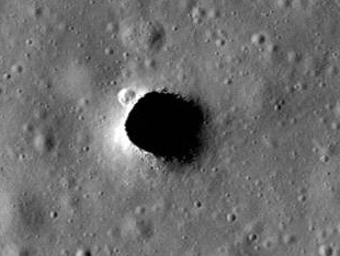 月表面の「穴」は意外と快適？約17℃で一定、居住に適する可能性
