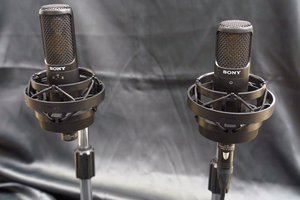 ソニー、プロスタジオ用マイクの技術を活かした約6万円の宅録マイク「C