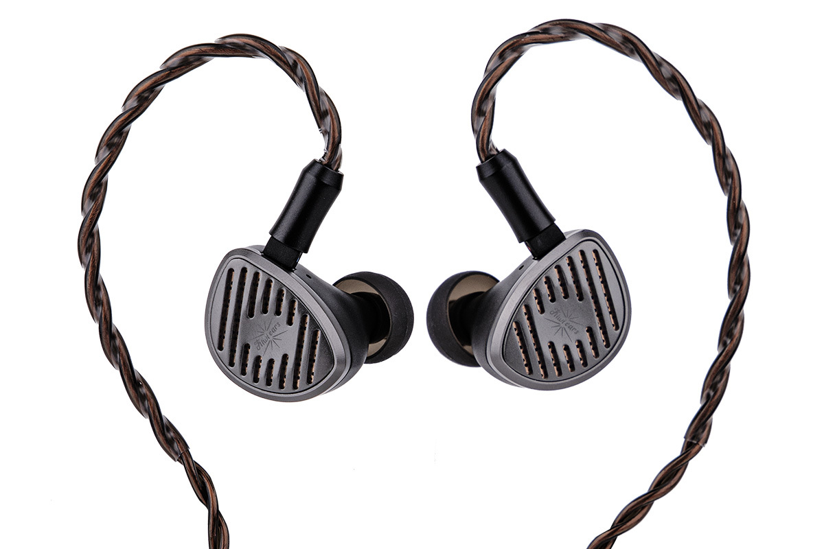 Kiwi Ears、オープンバック設計で自然な音場を実現する4種ドライバー