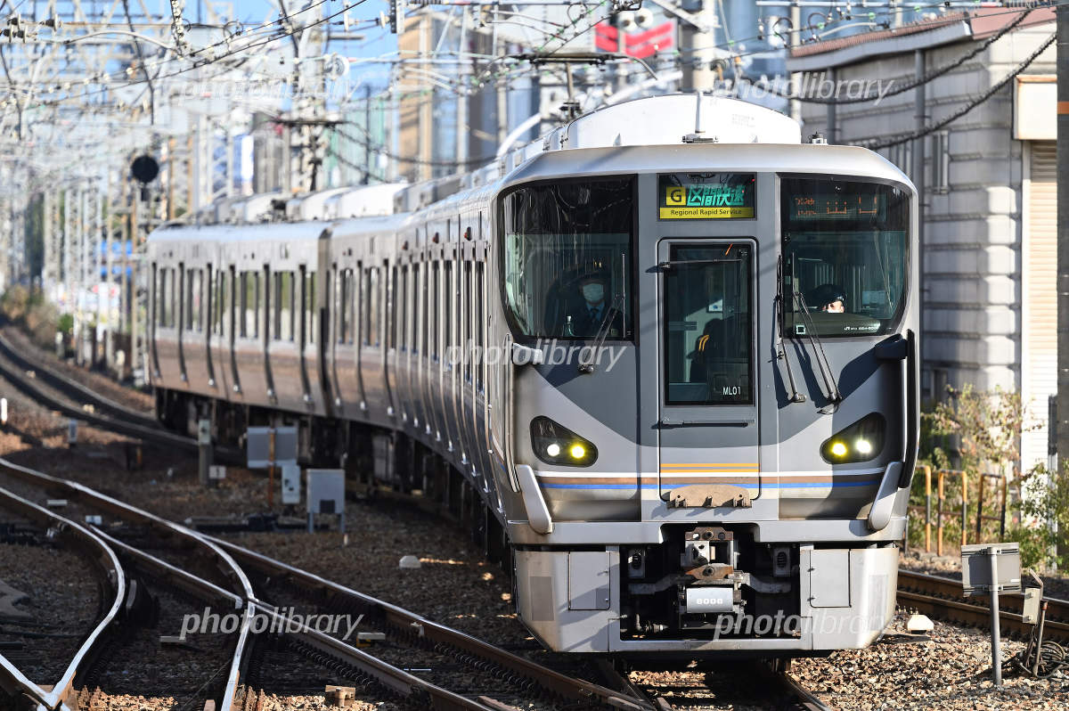 225系6000番台 近ミハML01編成 写真素材 [7611024] - フォトライブラリー