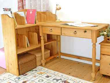 カントリーデスク｜上置き本棚付カントリー学習机｜リング取手