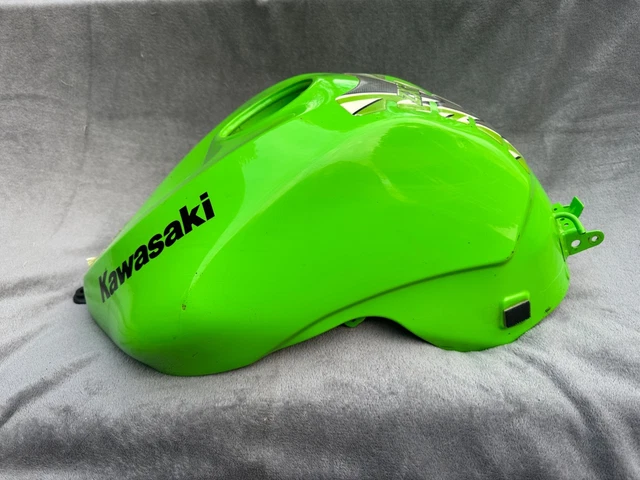 KAWASAKI ZX10R 2016 Fuel Tank £400.00 - PicClick UK