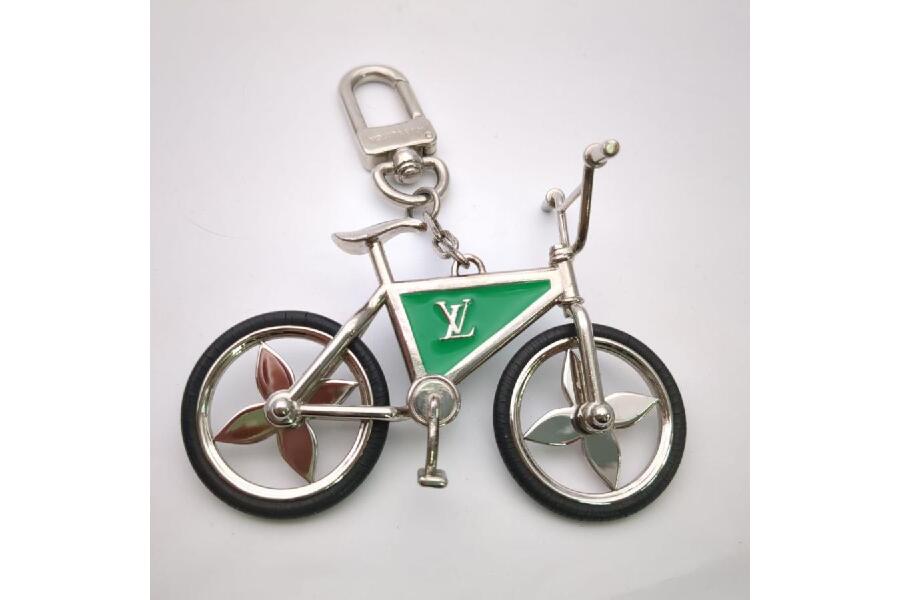 LOUIS VUITTON ルイヴィトン ビジューサック シルバーxグリーン