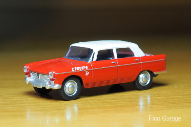◇【NOREV】 1/64 プジョー404 DERECTEUR DE LA COURSE
