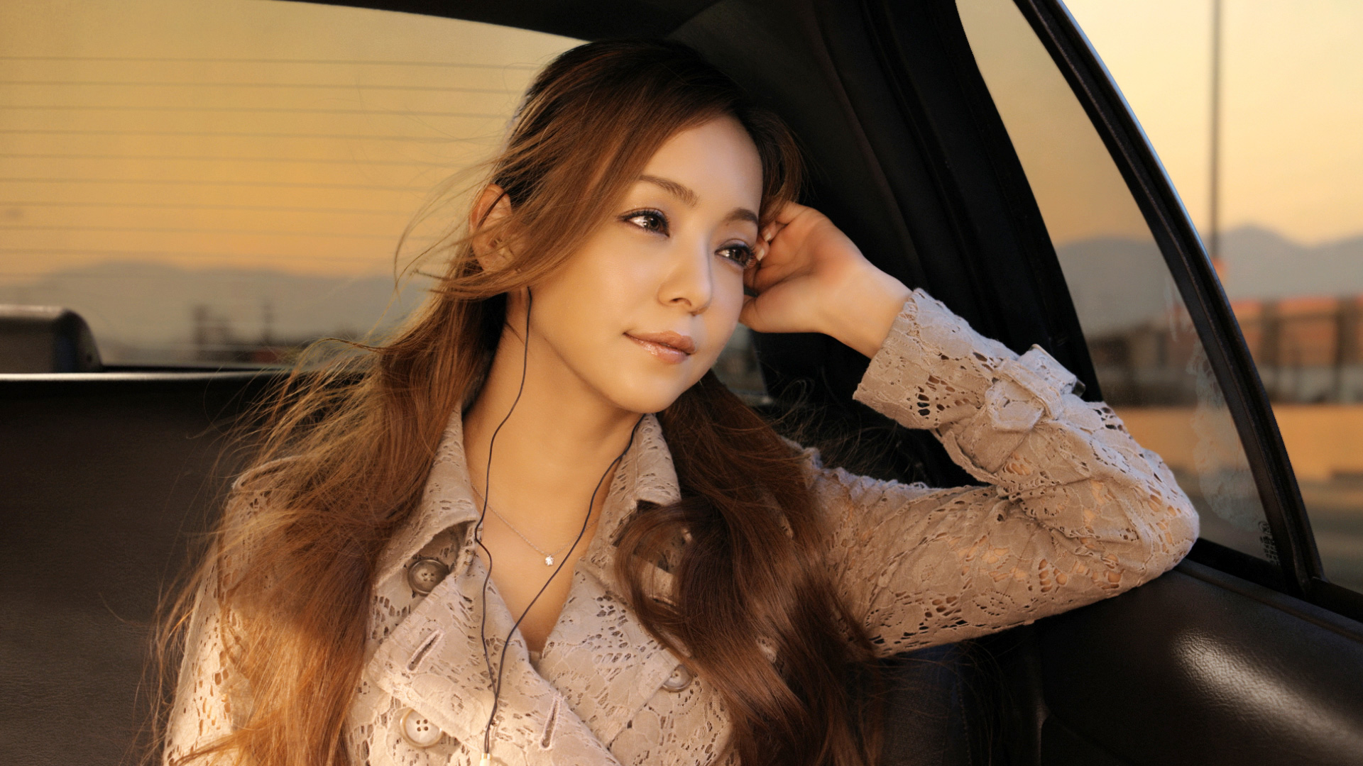 安室奈美恵「SWEET 19 BLUES」 (from BEST AL「Ballada」)｜WORKS