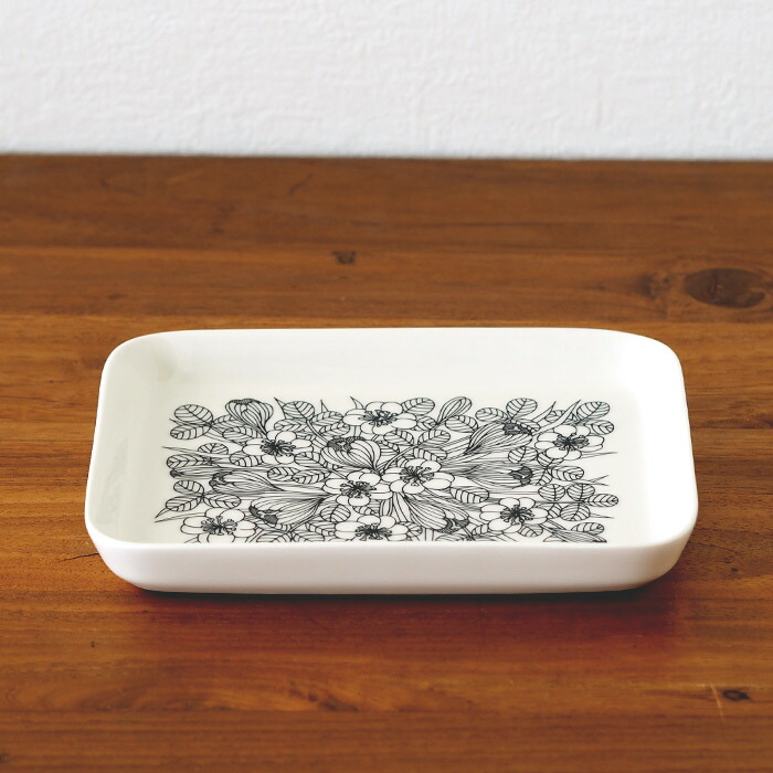 アラビア クロッカス プレート 15x19cm ブラック / ARABIA Krokus