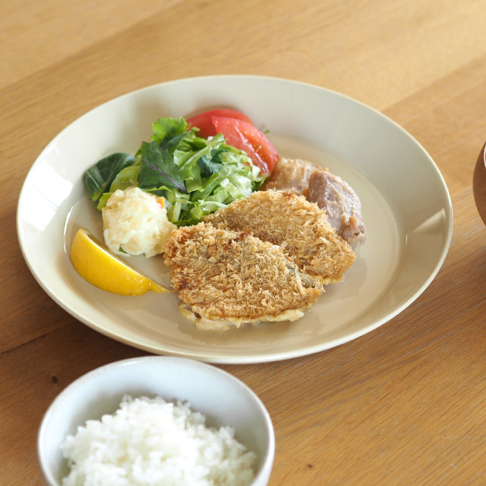 イッタラ ティーマ プレート 26cm リネン / iittala TEEMA | 食器と