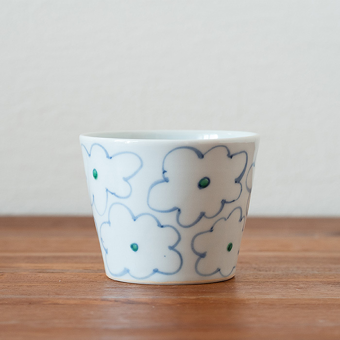 堀畑蘭 蕎麦猪口 色絵 花雲 青 | 食器と料理道具の専門店「プロキッチン」