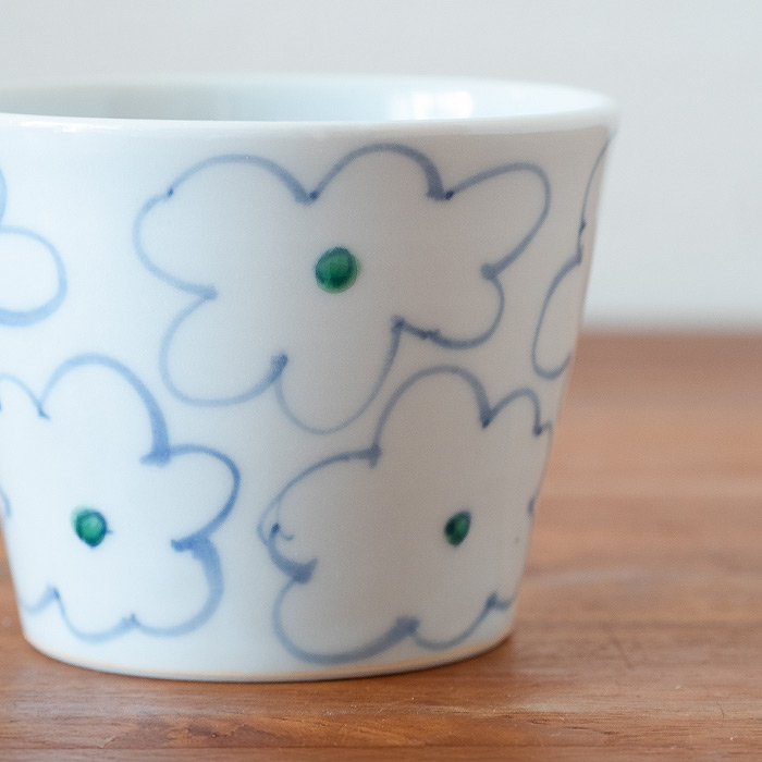 堀畑蘭 蕎麦猪口 色絵 花雲 青 | 食器と料理道具の専門店「プロキッチン」