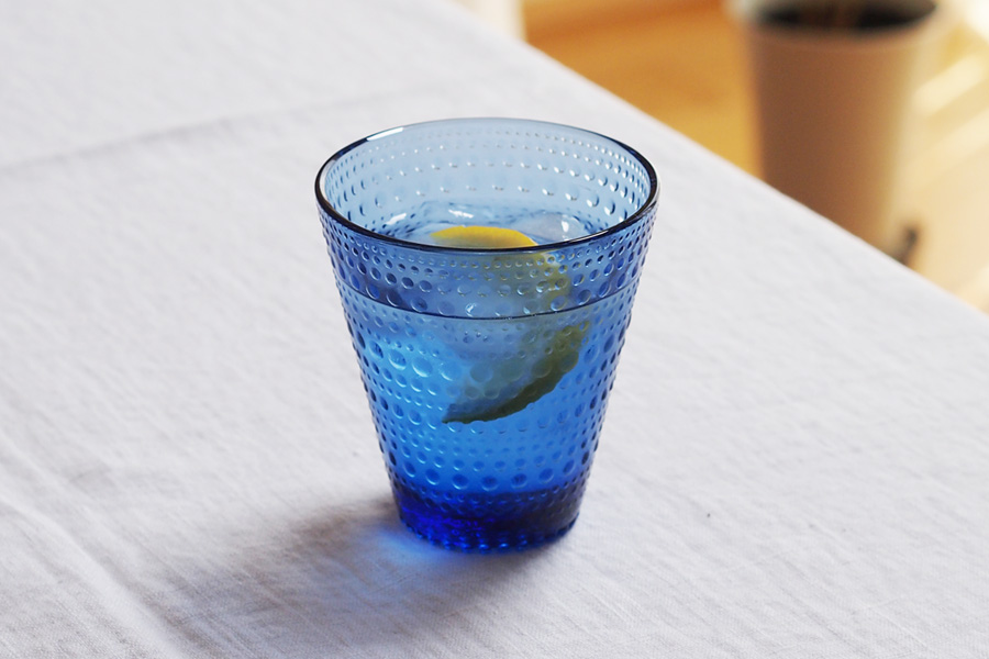 5月2日はウルトラマリンブルーの日 – プロキッチン ブログ