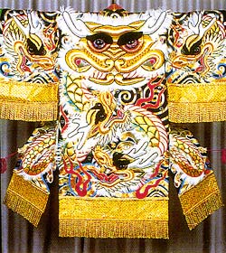 島根県：石見神楽衣装（トップ / しごと・産業 / 商工業 / 産業振興