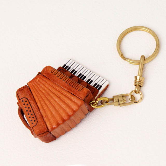 本革キーホルダー 《 アコーディオン 》 106354 音楽雑貨
