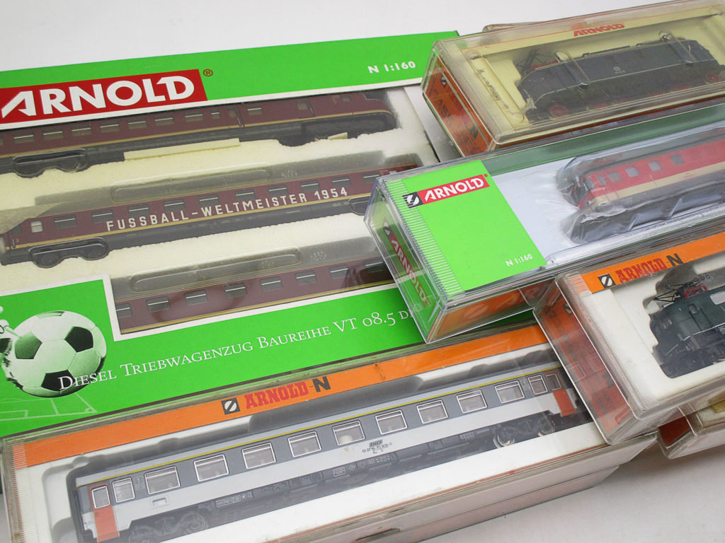 ARNOLD(アーノルト) VT08.5形ディーゼルカー等の鉄道模型を買取頂き