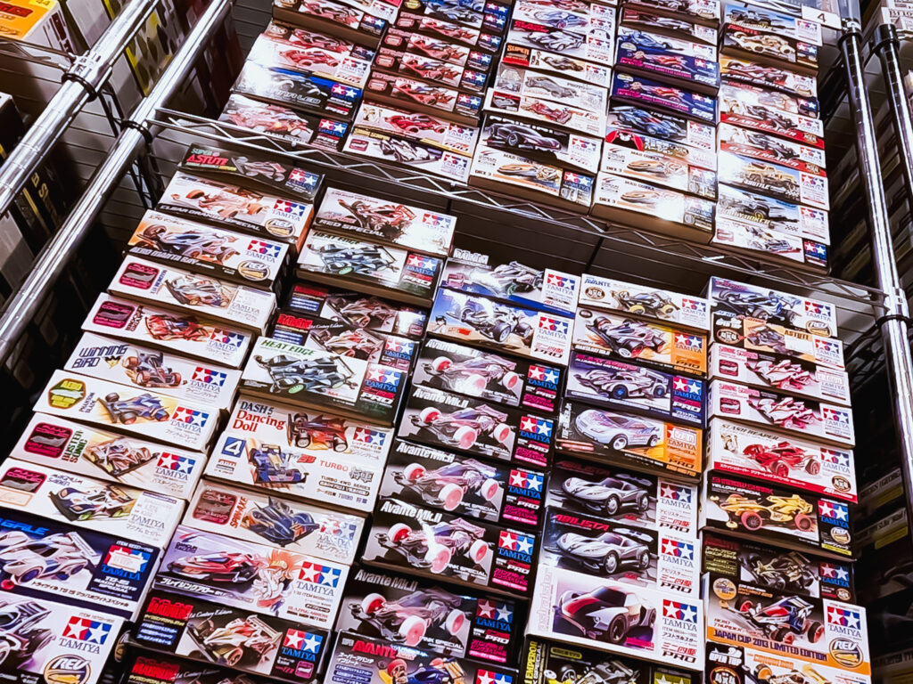 京都府城陽市より、特別仕様のミニ四駆やグレードアップパーツを多数
