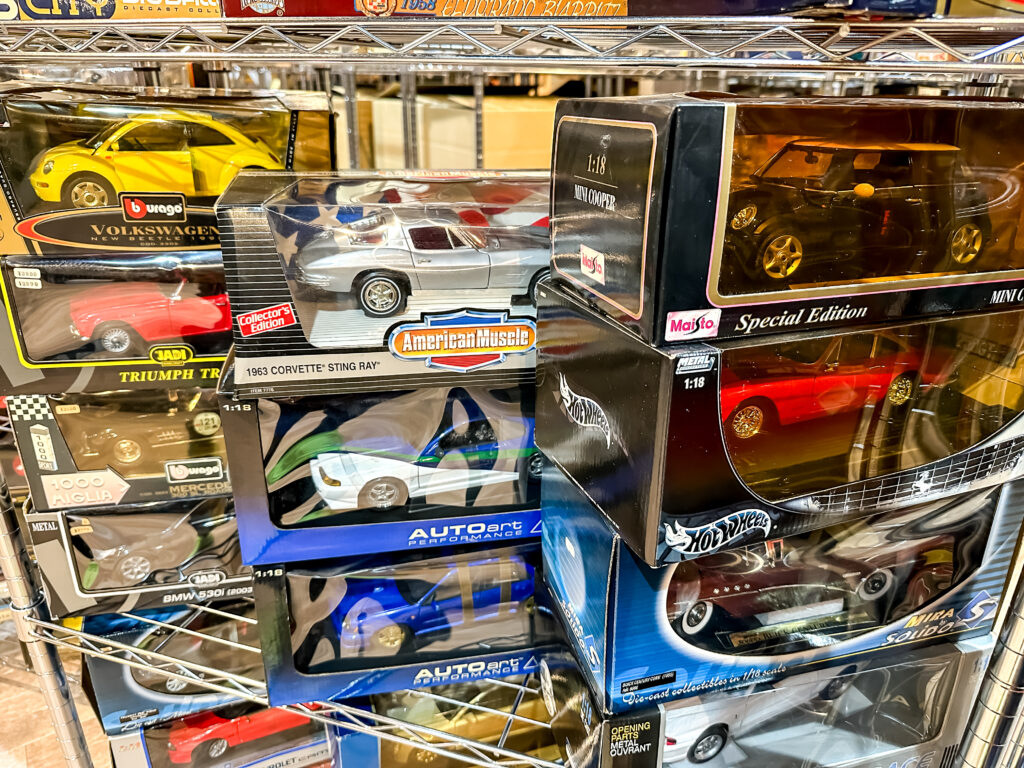 京都府京都市へ、オートアートや京商など300点を超えるミニカーの出張