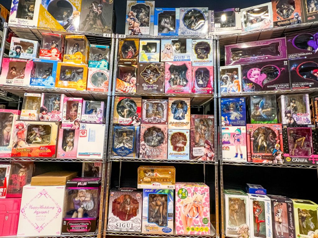 静岡県静岡市より、アルターやフリーイングなど100点以上のフィギュア