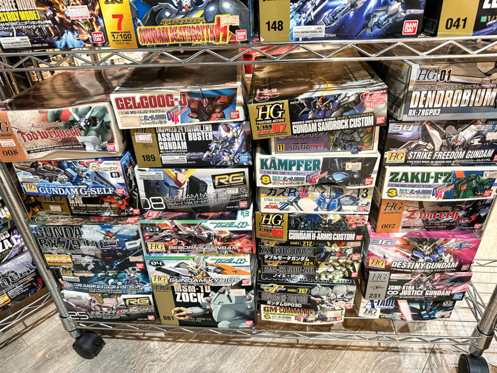 千葉県松戸市へ、1000点を超えるガンプラやフィギュアの出張買取に伺い