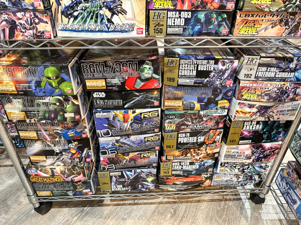 千葉県松戸市へ、1000点を超えるガンプラやフィギュアの出張買取に伺い