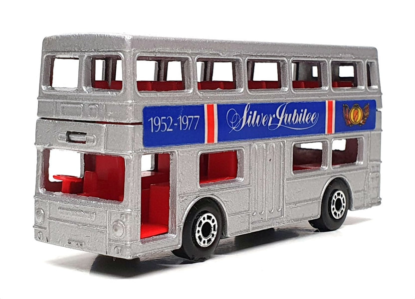 Matchbox Superfast 8cm Long No.17 - The Londoner Silver Jubilee