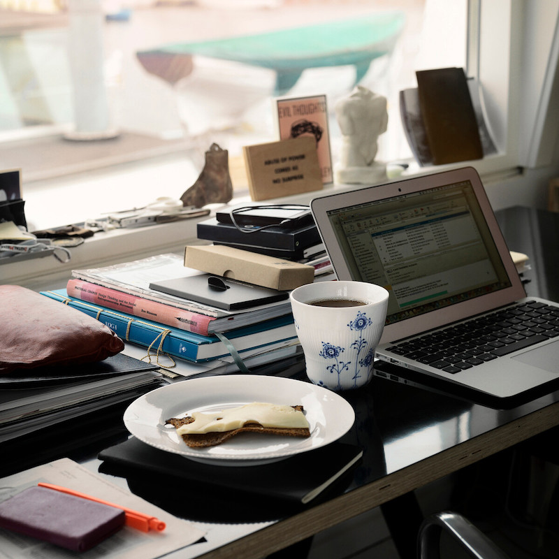 ホワイトエレメンツ プレート 21cm|ロイヤル コペンハーゲン 公式