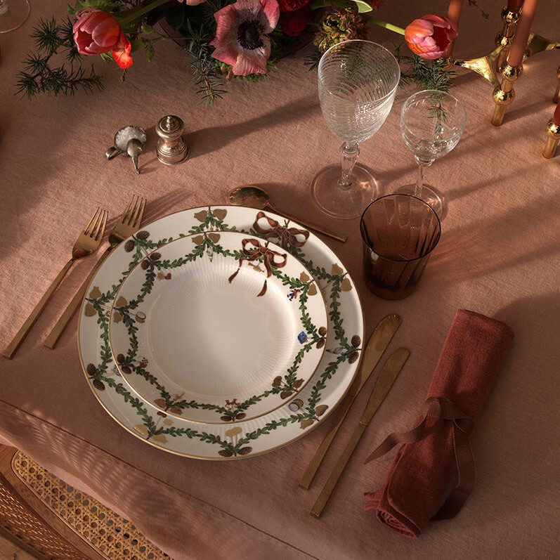 スターフルーテッド クリスマス ディーププレート|ロイヤル