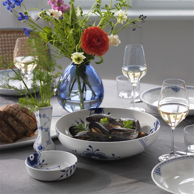 ブルーフルーテッド メガ ボウル 28cm|ロイヤル コペンハーゲン 公式