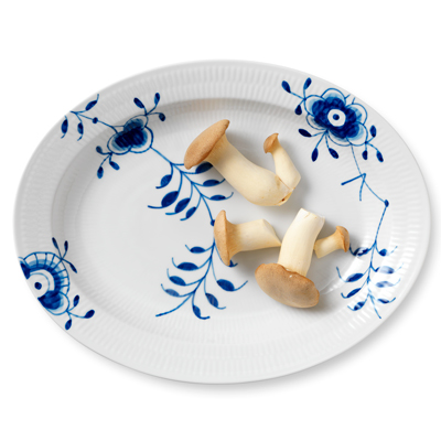 ブルーフルーテッド メガ オーバルディッシュ 36.5cm|ロイヤル