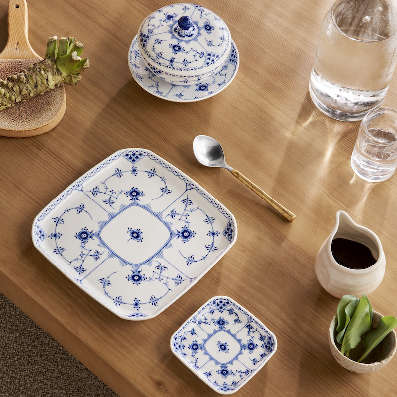 ブルーフルーテッド ハーフレース ボウル&ソーサー蓋つき|ロイヤル