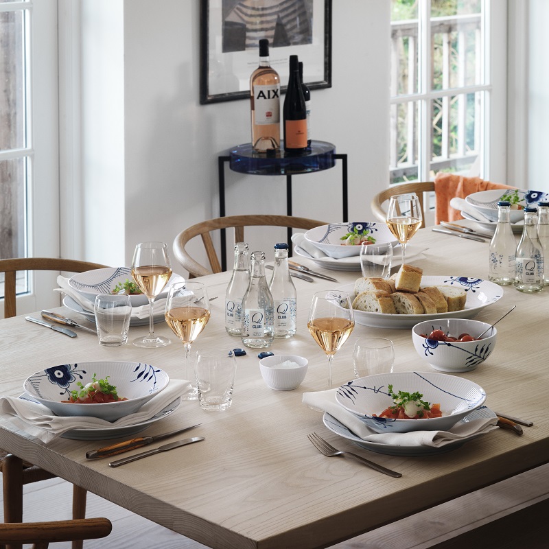 ブルーフルーテッド メガ ディーププレート 24cm|ロイヤル