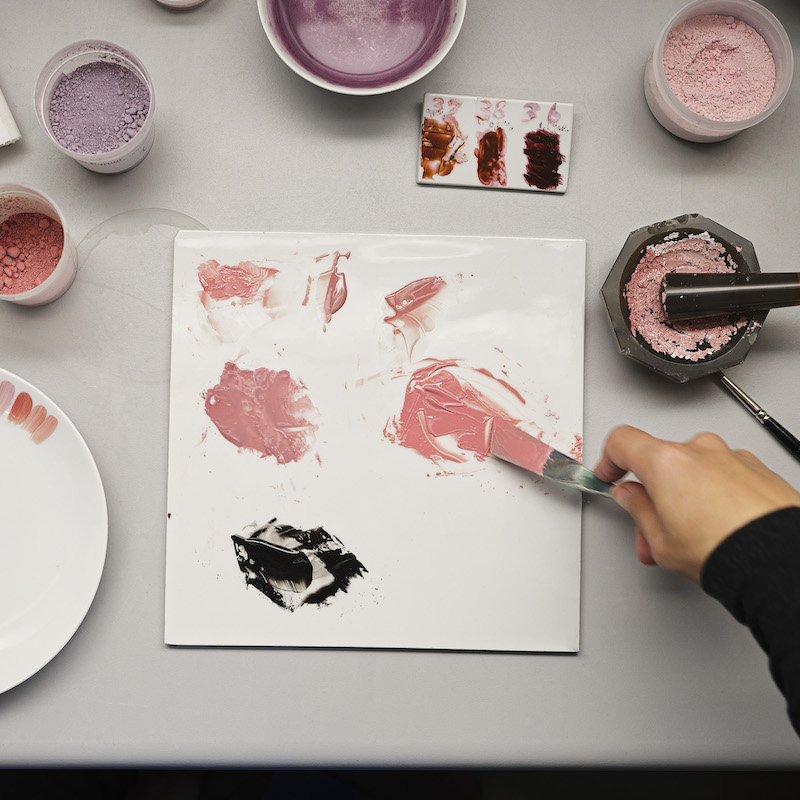 コーラルフルーテッド ハーフレース リーフ ディッシュ|ロイヤル