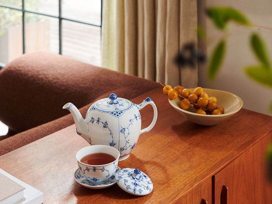 Bring Beauty to the Table 王道の美、ブルーフルーテッド プレイン