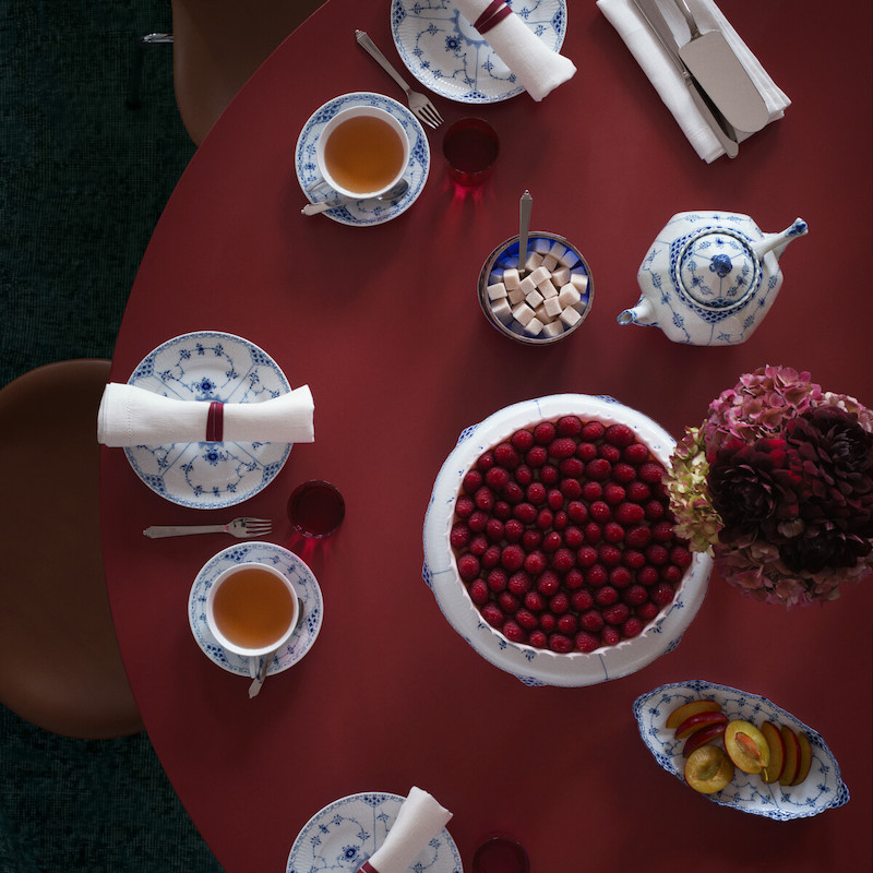 ブルーフルーテッド ハーフレース ケーキスタンド|ロイヤル