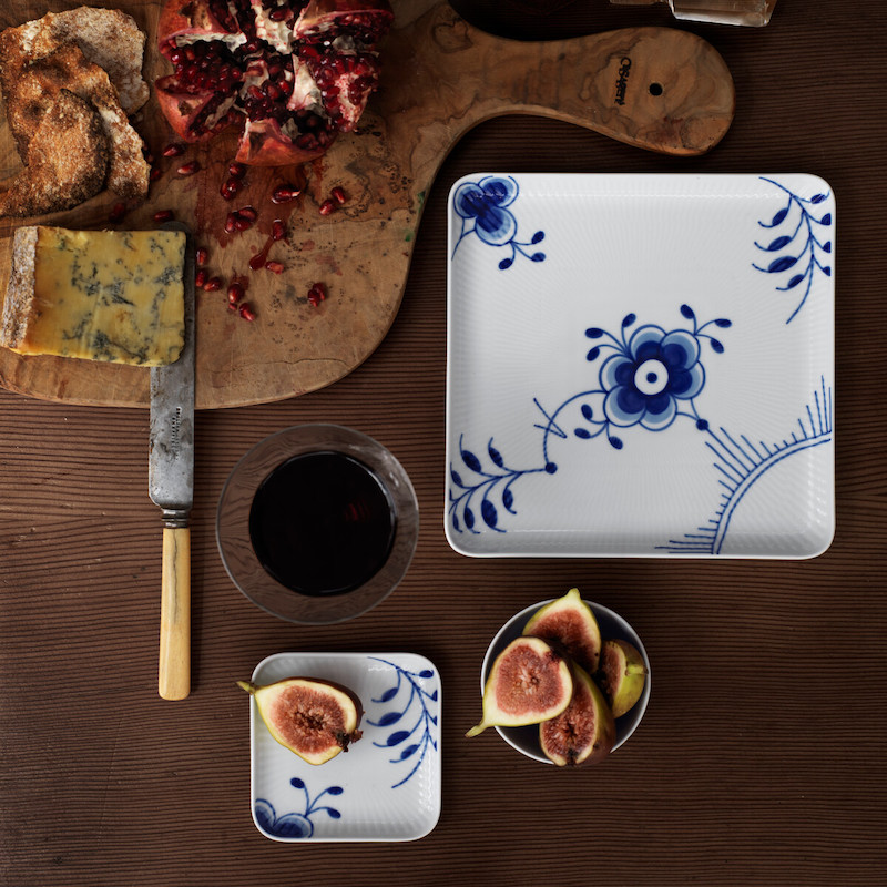 ブルーフルーテッド メガ スクエア ディッシュ 20cm|ロイヤル