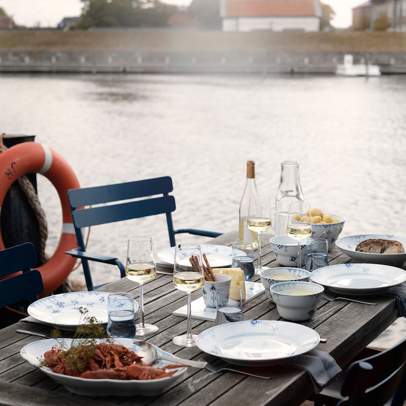 ブルーエレメンツ プレート 28cm|ロイヤル コペンハーゲン 公式