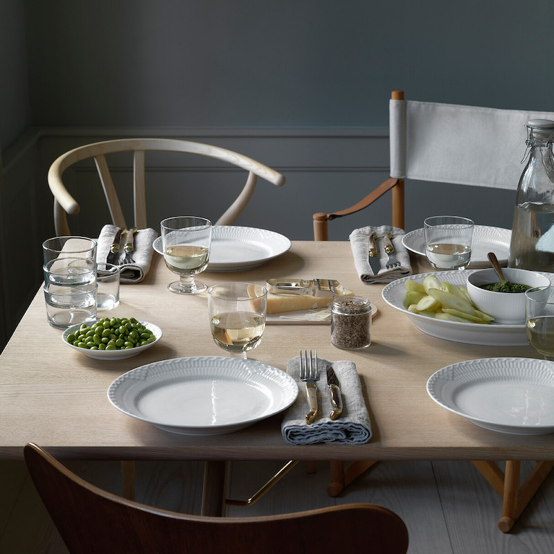 ホワイトフルーテッド ハーフレース プレート 27cm|ロイヤル