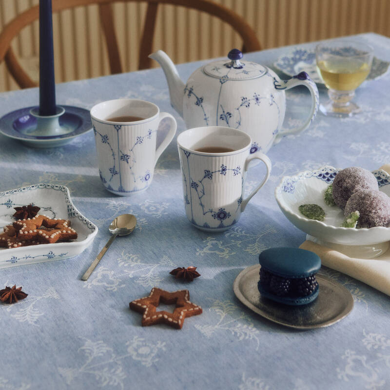 ブルーフルーテッド プレイン ティーカップ&ソーサー 190ml|ロイヤル