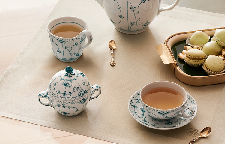 エメラルドグリーンフルーテッド ハーフレース|ロイヤル