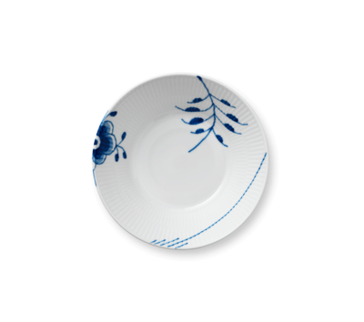 ブルーフルーテッド メガ ディーププレート 17cm|ロイヤル