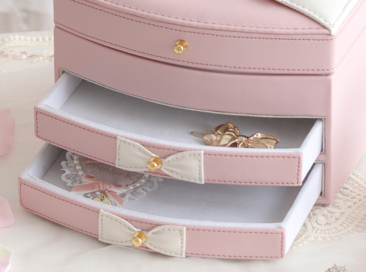 おしゃれ女子必見♡可愛くて収納たっぷりのアクセサリーボックス