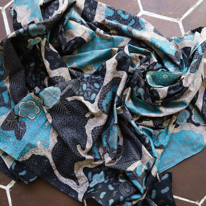 バティック（ジャワ更紗・プリント・綿100%） (NRA941-18) Rosily