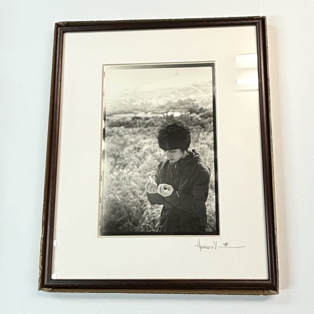 山崎まさよし × ハービー・山口 オリジナルプリント写真 うつむき