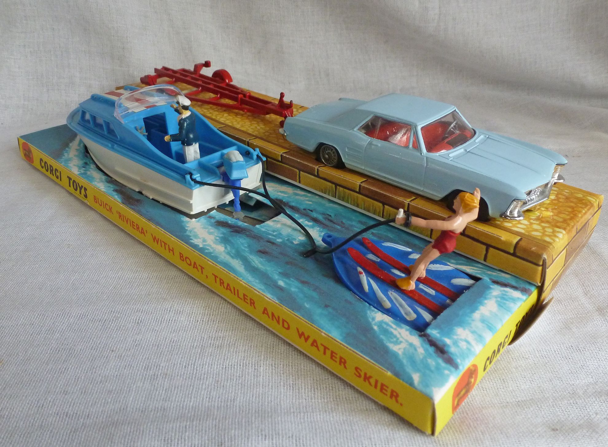Rockertron Toys. Corgi Toys GS31 Buick Riviera Gift Set