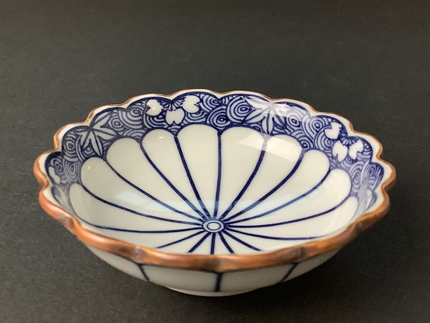 樂只苑 / 陶峰窯 染付輪花渦雲錦小付