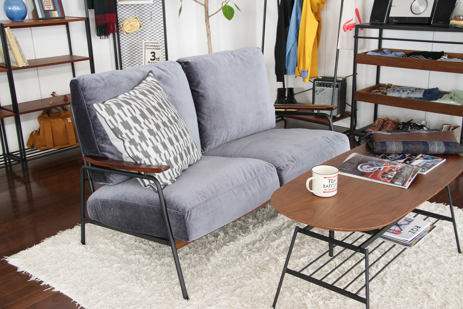 anthem（アンセム） 木とスチールの絶妙なバランスのビンテージ